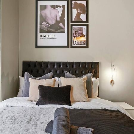 Lovely Central Wakefield Apartment - Parking ภายนอก รูปภาพ
