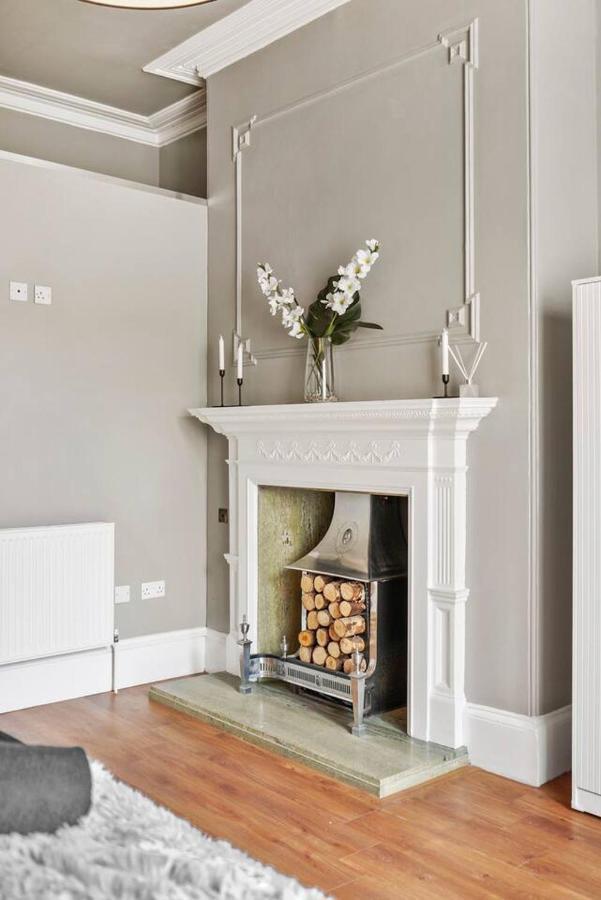 Lovely Central Wakefield Apartment - Parking ภายนอก รูปภาพ