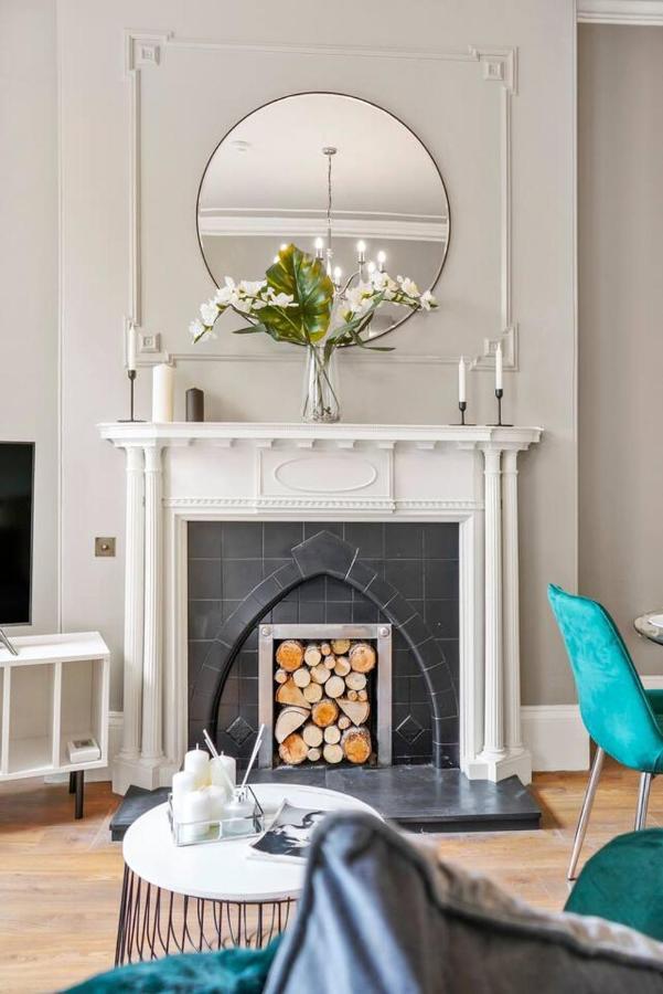 Lovely Central Wakefield Apartment - Parking ภายนอก รูปภาพ