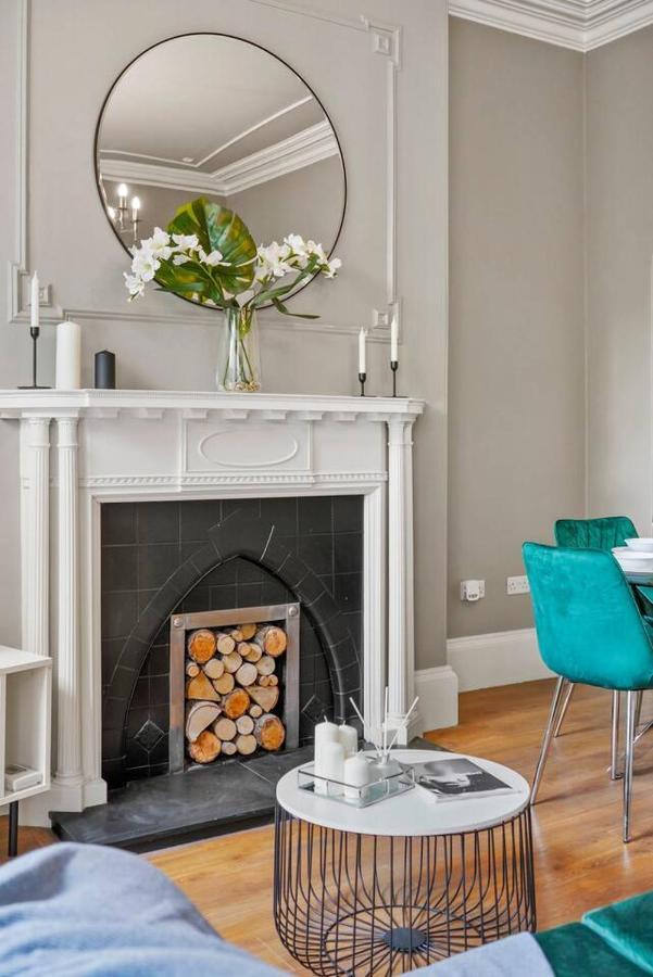 Lovely Central Wakefield Apartment - Parking ภายนอก รูปภาพ